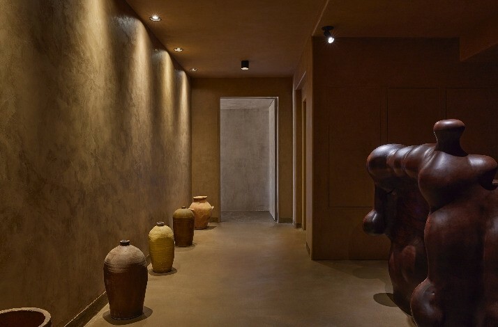 HUME clib`s hall interior.