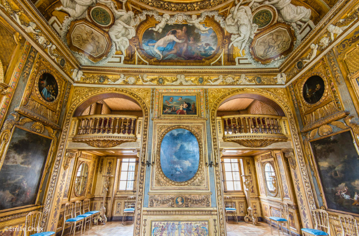 Unique interior of Paris's Hôtel de Lauzun with walls decorated in paintings and ornaments. ©  Emilie Chaix.